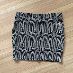 Zara Stretchy Mini Skirt - Size L